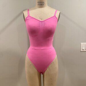 SKIMS Seamless Sculpting Bodysuit w/Snaps in Hot Pink - SIZE S/M
